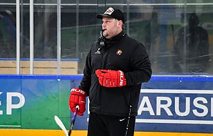 Валерий Белый: Девочки тоже очень сильно любят наш вид спорта и хотят не только смотреть хоккей с трибун, но и играть в него самим