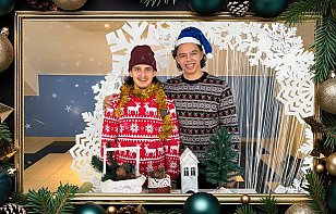 Игроки хоккейного клуба «Гомель» поздравляют вас с наступающим Новым годом!