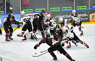 «Гомель» в третьем овертайме вырвал победу у «Шахтера» и сравнял счет в четвертьфинальной серии